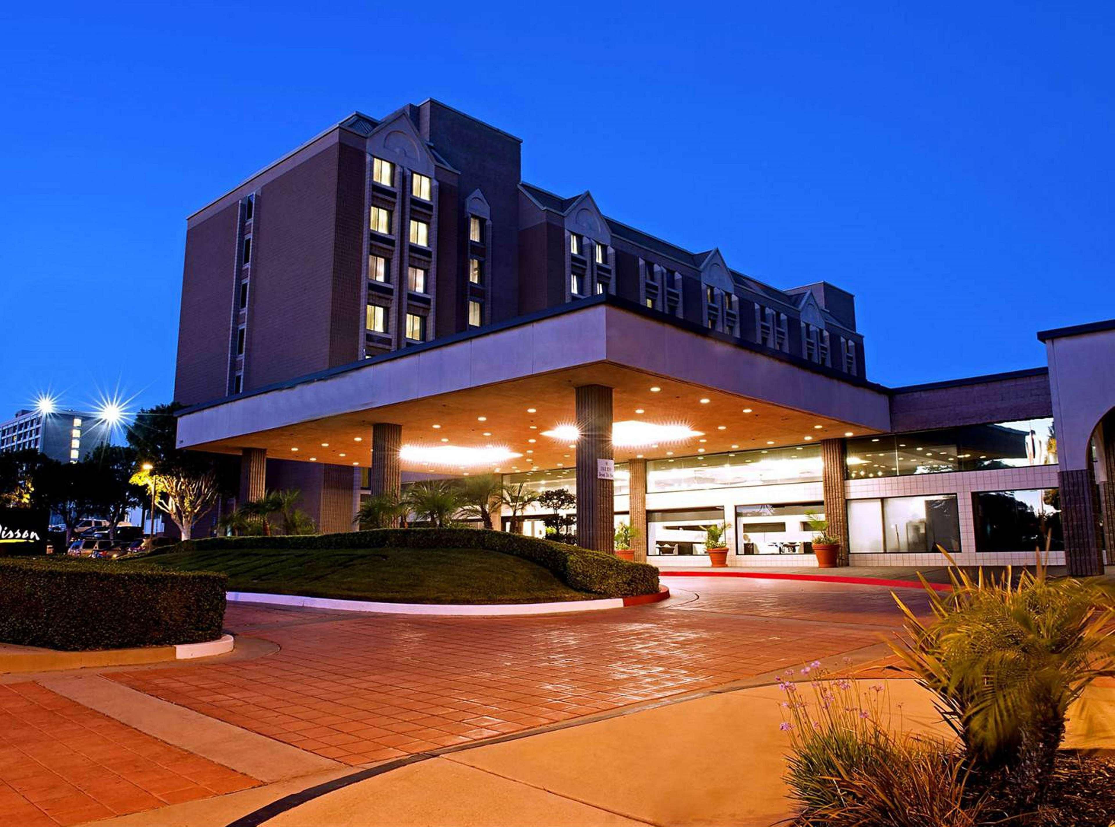 Doubletree By Hilton Whittier Hotel Ngoại thất bức ảnh