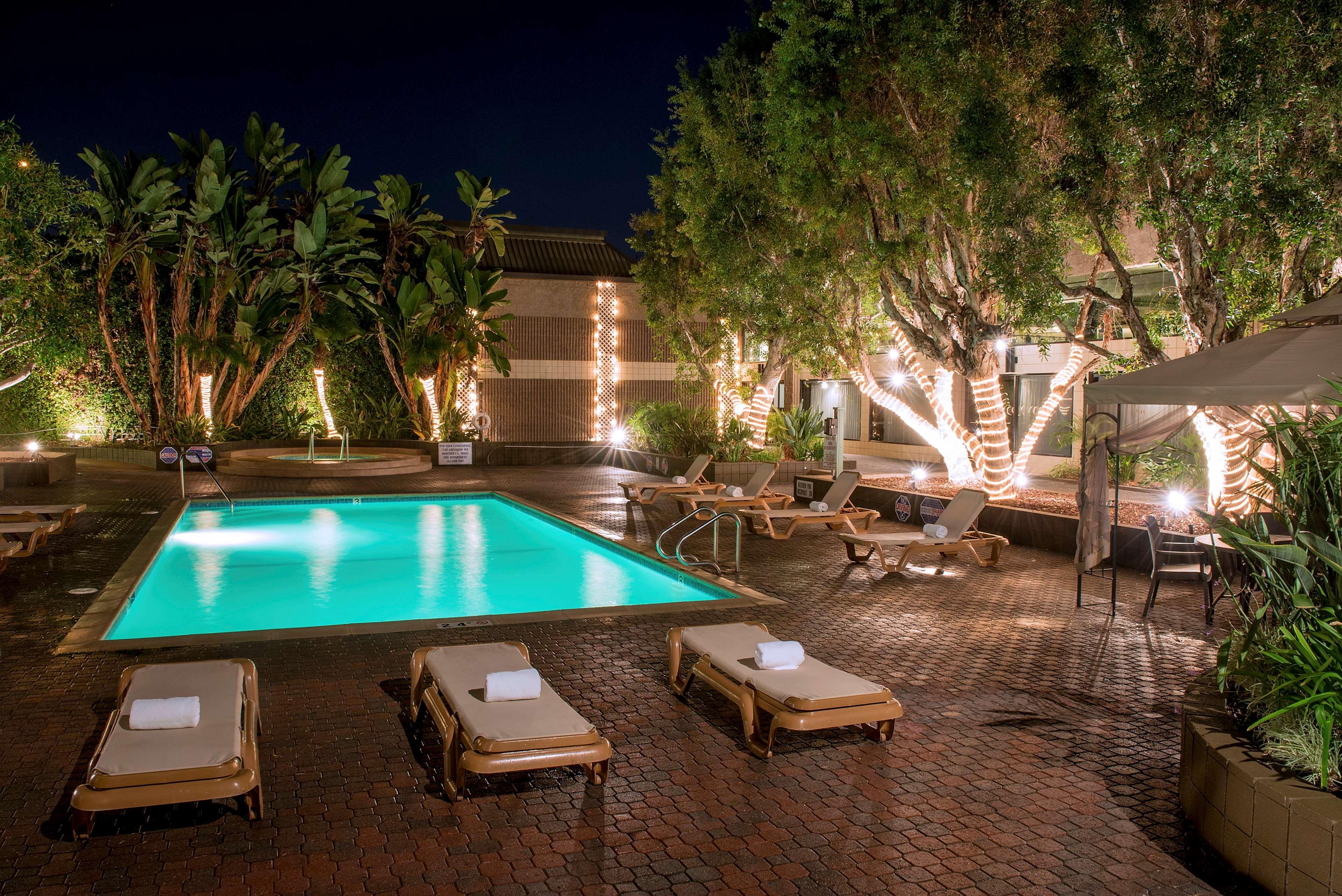 Doubletree By Hilton Whittier Hotel Ngoại thất bức ảnh