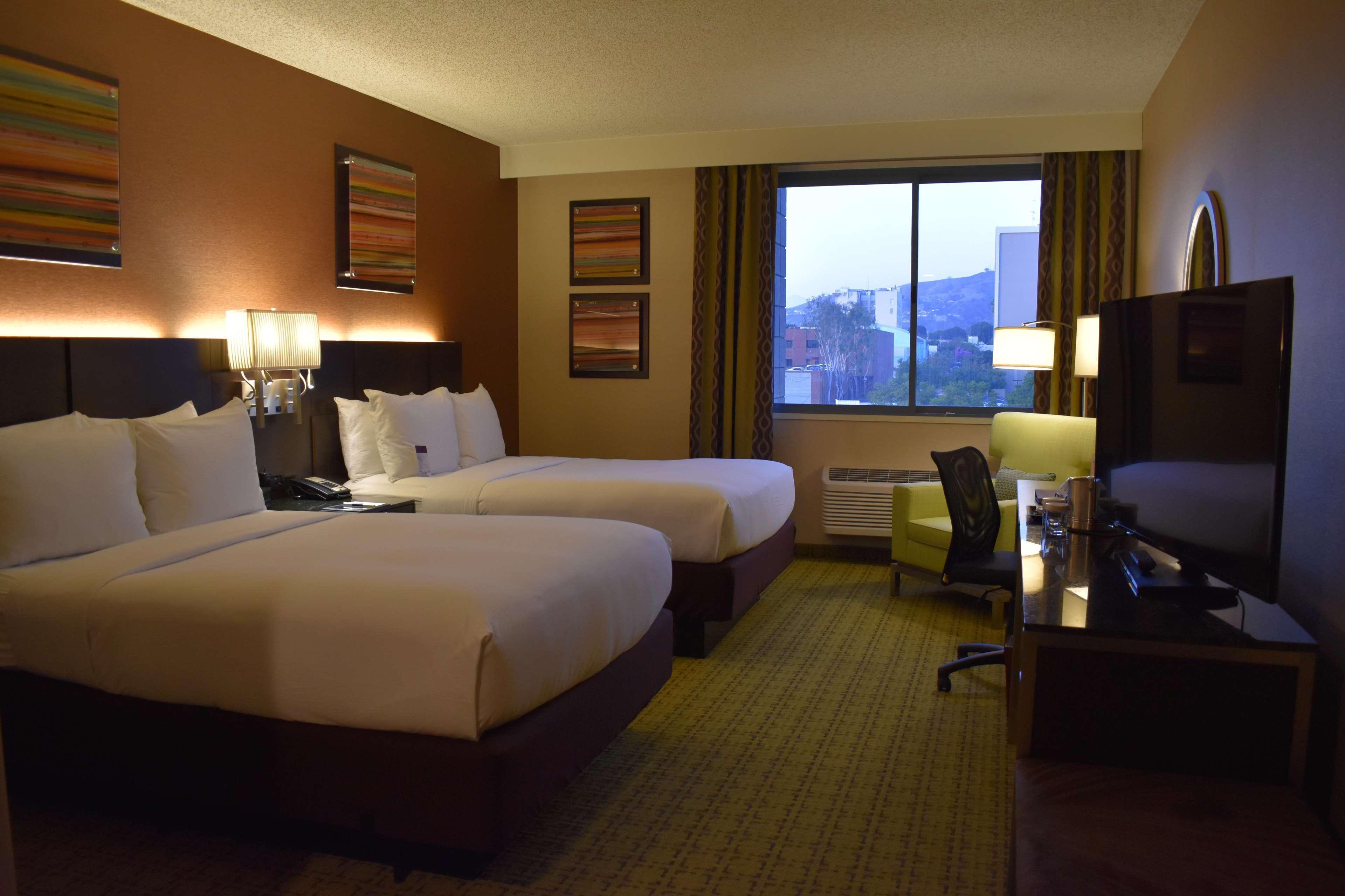 Doubletree By Hilton Whittier Hotel Ngoại thất bức ảnh