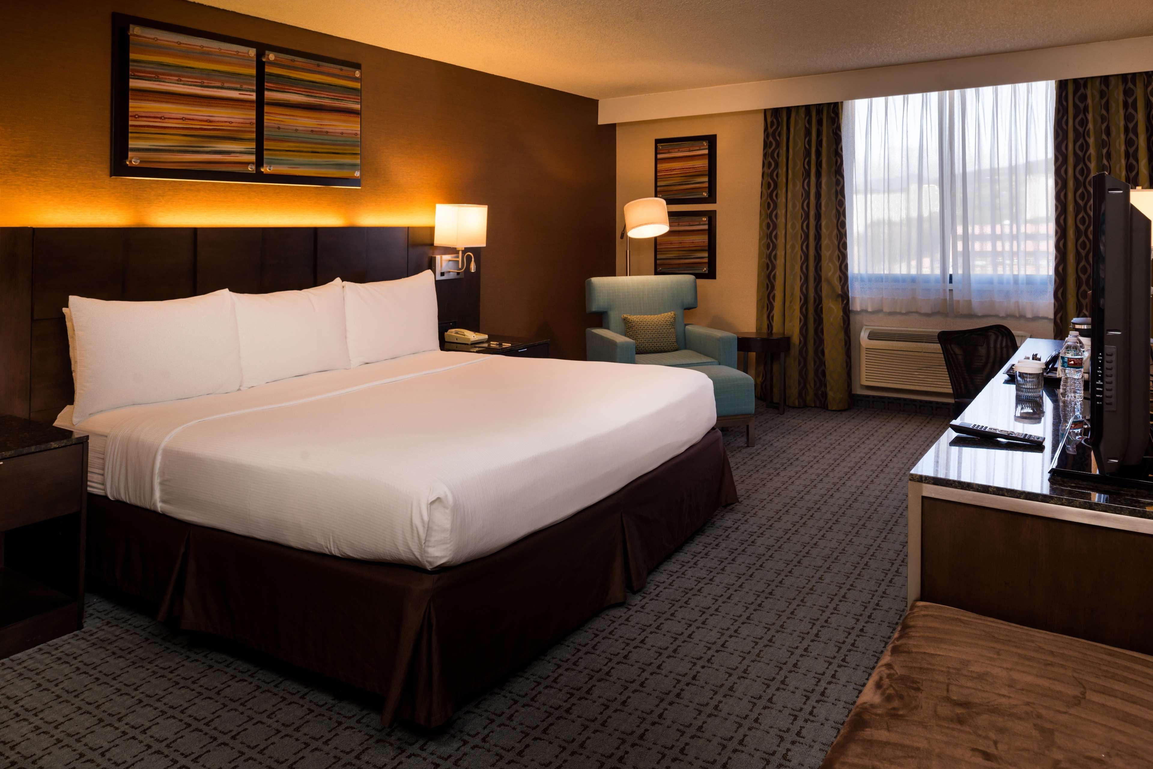 Doubletree By Hilton Whittier Hotel Ngoại thất bức ảnh