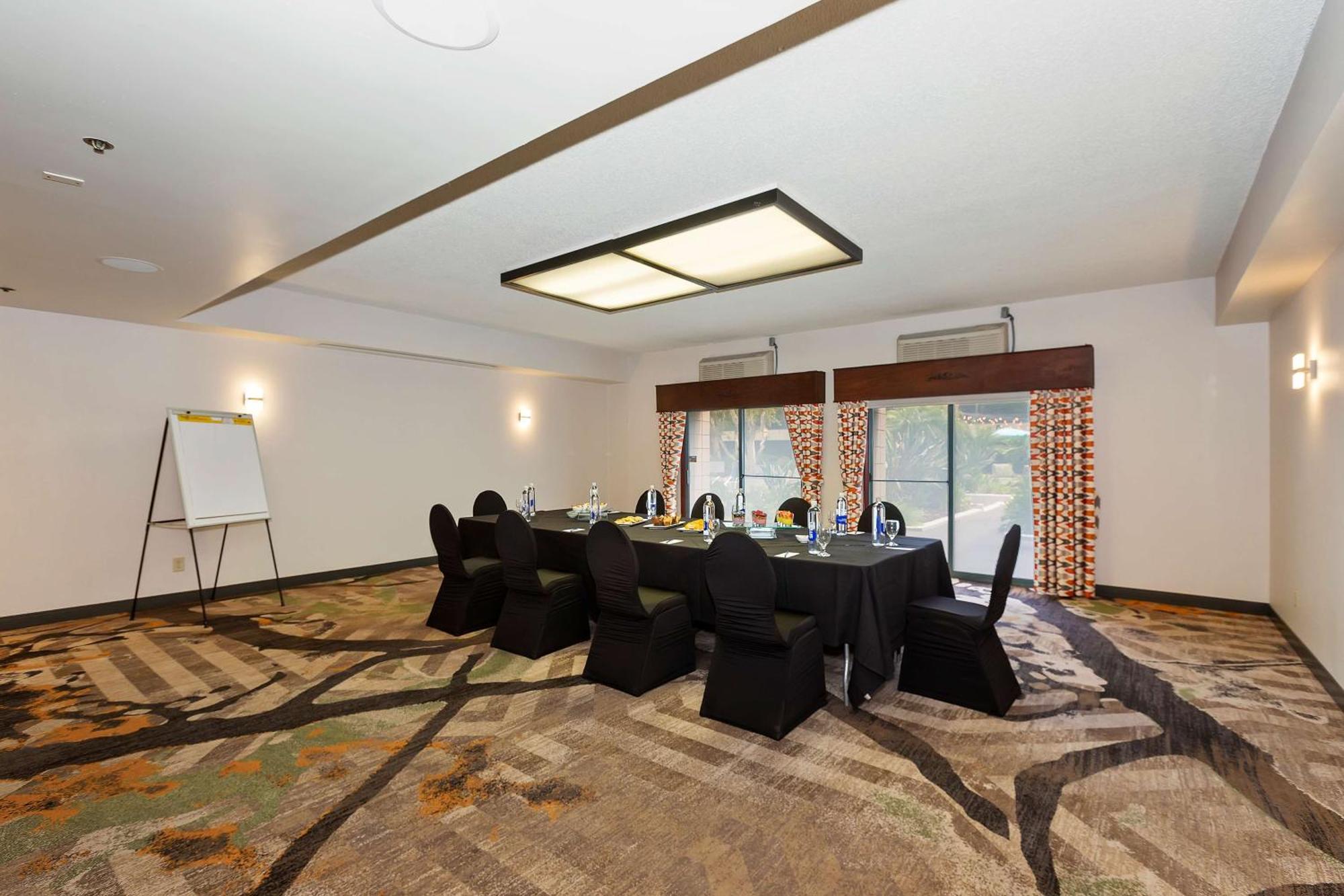 Doubletree By Hilton Whittier Hotel Ngoại thất bức ảnh