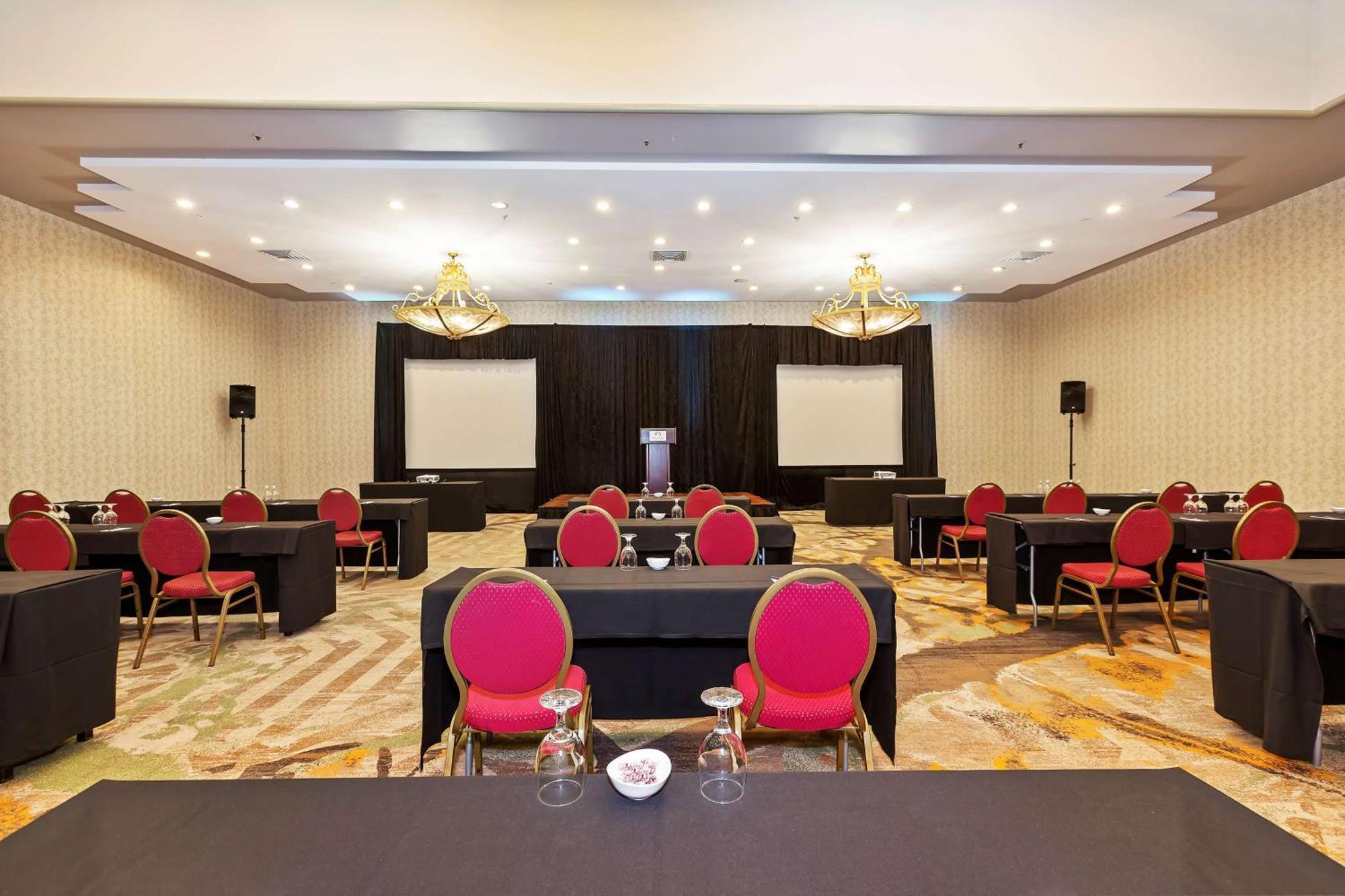 Doubletree By Hilton Whittier Hotel Ngoại thất bức ảnh