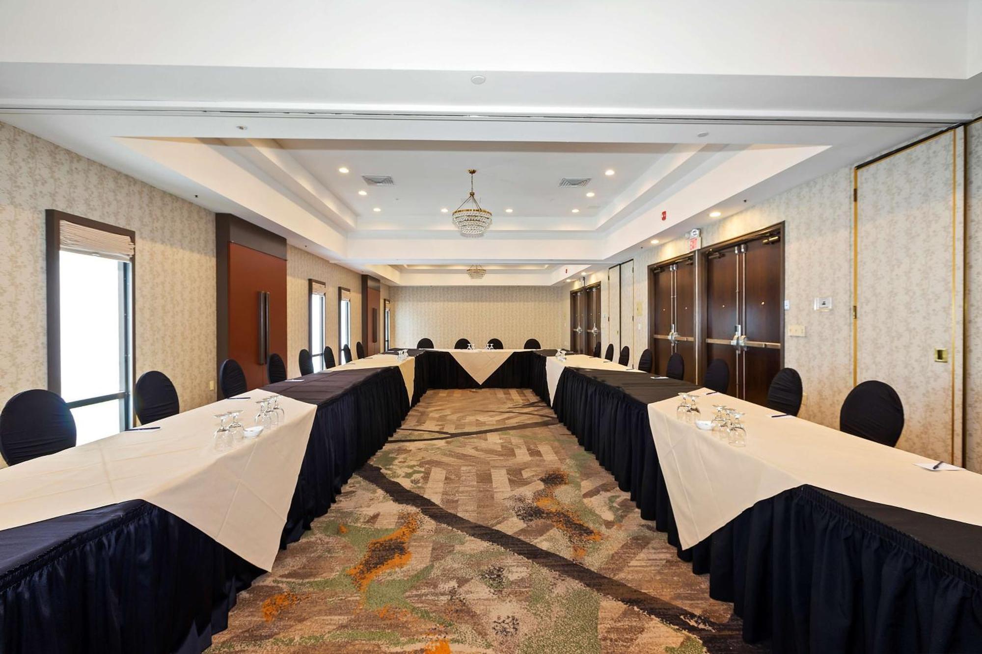Doubletree By Hilton Whittier Hotel Ngoại thất bức ảnh