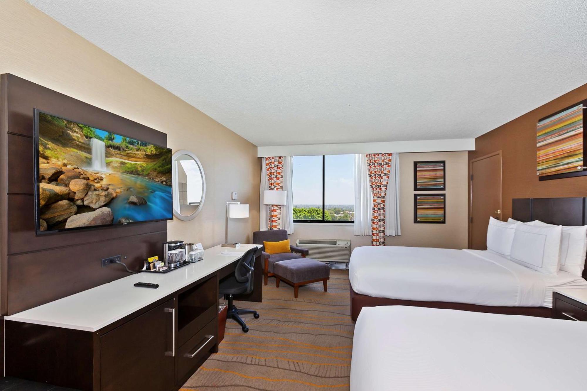 Doubletree By Hilton Whittier Hotel Ngoại thất bức ảnh