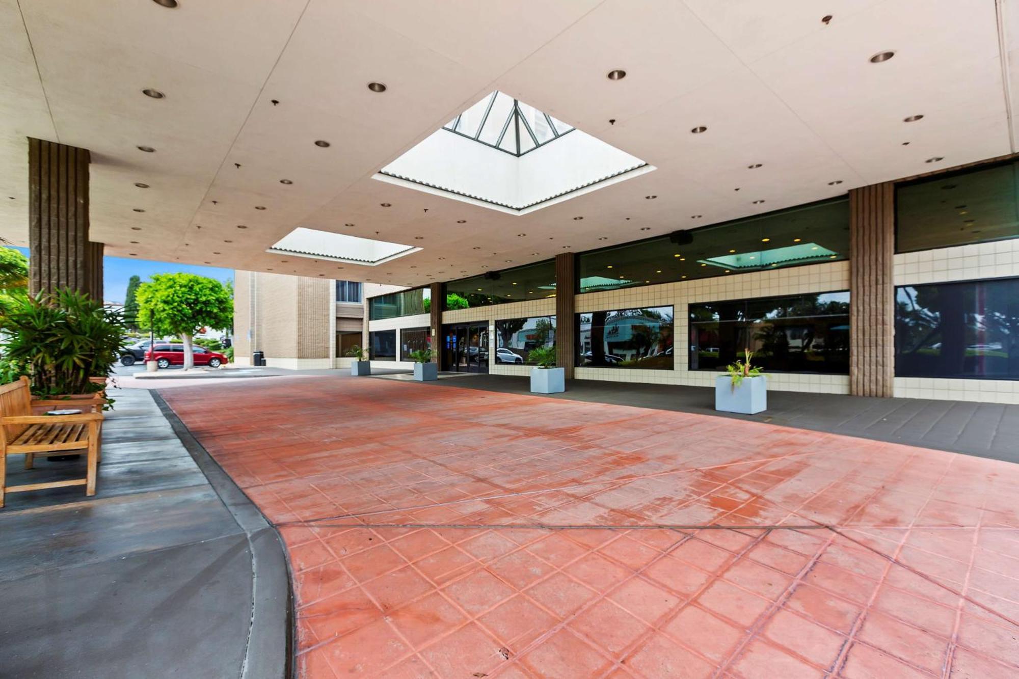 Doubletree By Hilton Whittier Hotel Ngoại thất bức ảnh