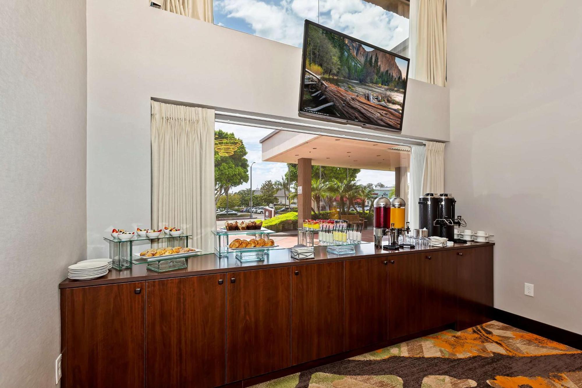 Doubletree By Hilton Whittier Hotel Ngoại thất bức ảnh