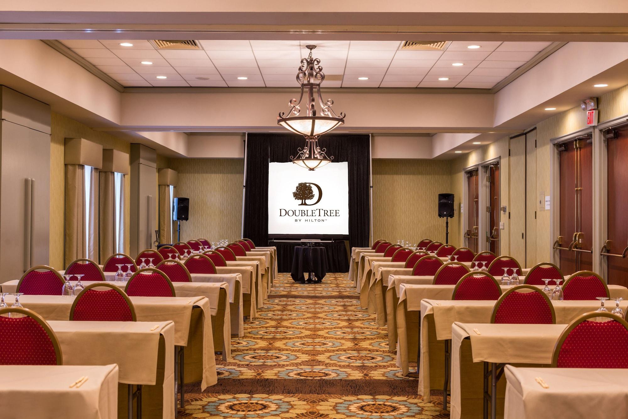 Doubletree By Hilton Whittier Hotel Ngoại thất bức ảnh